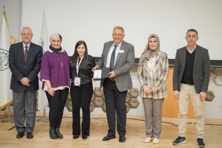 عروضات بحثية متميزة في المؤتمر الثاني لنادي البحث العلمي في كلية الطب-جامعة القدس